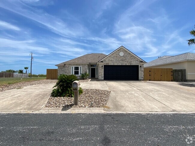 Building Photo - UPDATED 4 BEDROOM IN COQUINA BAY! Rental