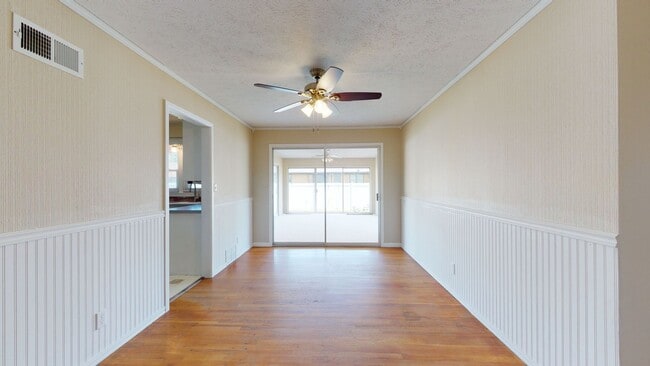 Photo - 3 Bedroom, 2 Bathroom House with Attached Double Garage