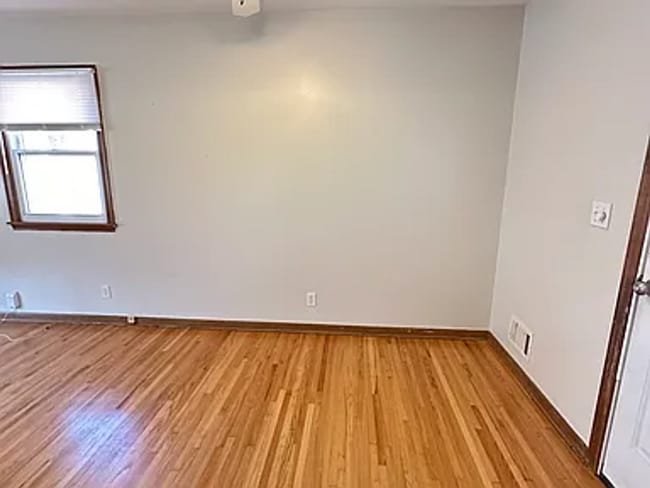 Photo - 5617 N 69th St