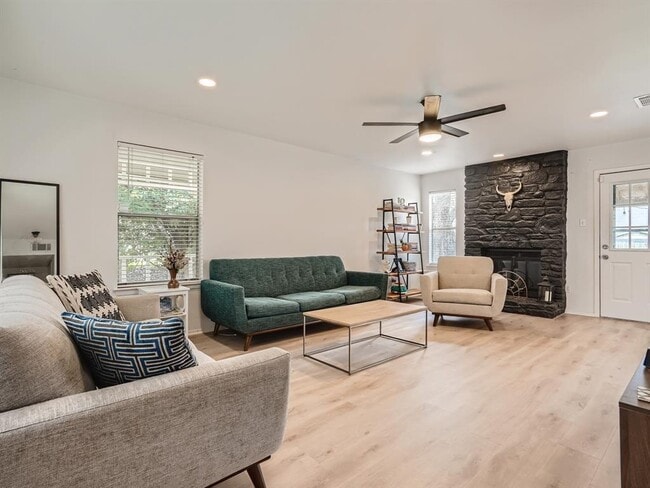 Building Photo - 7701 Copano Dr