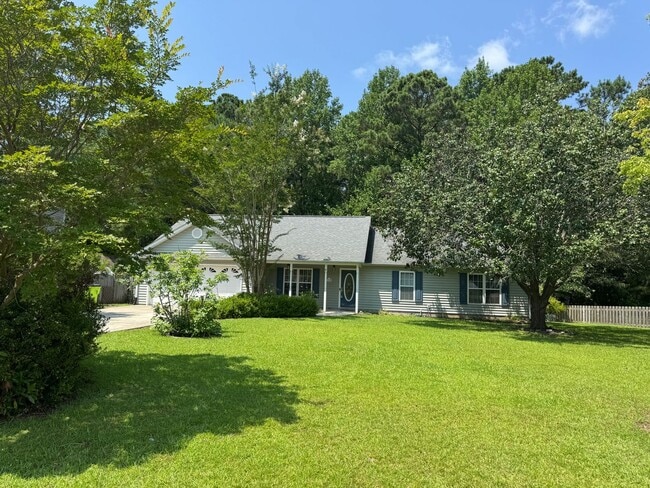 Photo - 105 Farina Dr