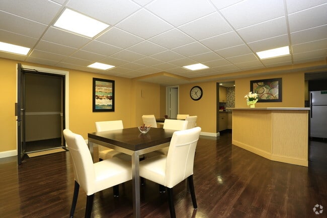 Leasing Office