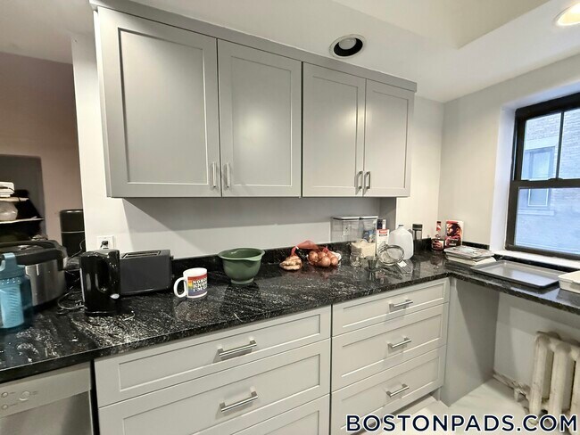 452 Park Dr Unit 1