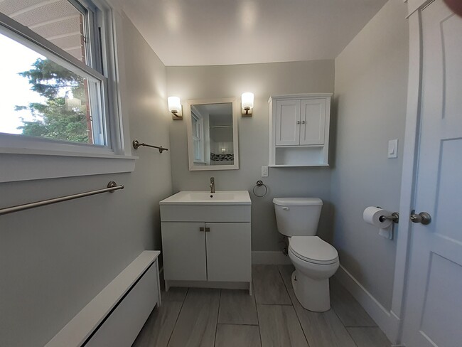 Photo - 281 Frontenac St Unit 2