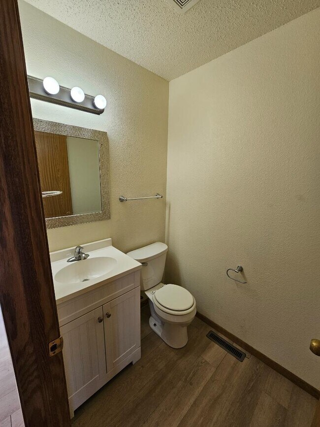 3740 Renee Dr