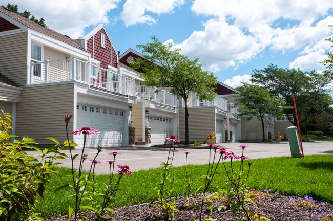 Eagan Gables Townhomes - Eagan Gables Townhomes