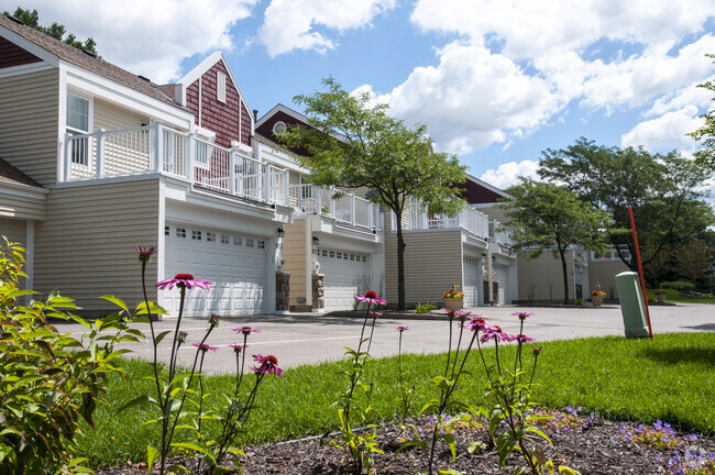 Building Photo - Eagan Gables Townhomes