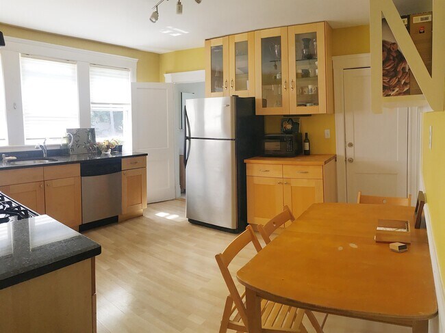 Photo - 52 Dimick St