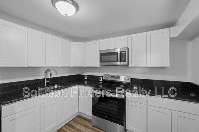 Photo - 42 N Main St