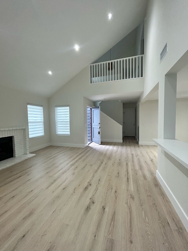 Sala de estar - 151 Albert Pl Unidad A