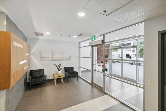 Photo - 309-601 Kingston Rd Unit 309