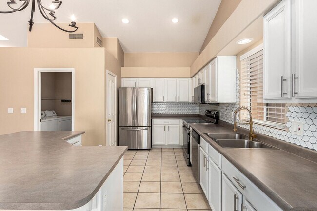 Photo - 2412 E Wescott Dr