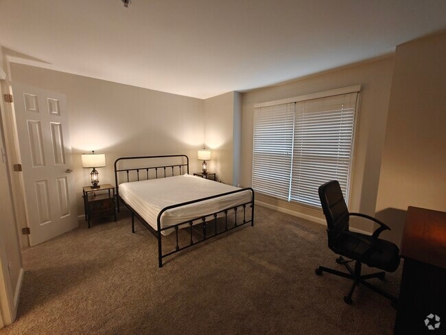 Building Photo - 521 N Graham St Unit 3A Rental