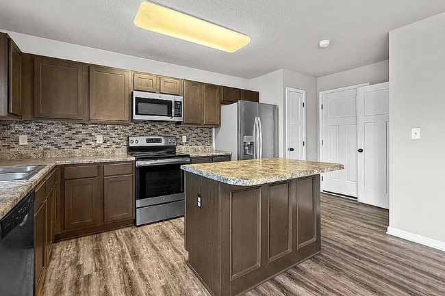 Photo - 205 SW 48th St