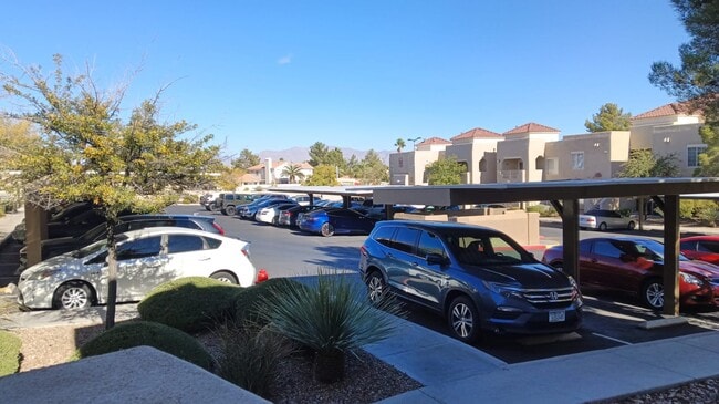 Building Photo - 1901 Villa Palms Ct Unit 205