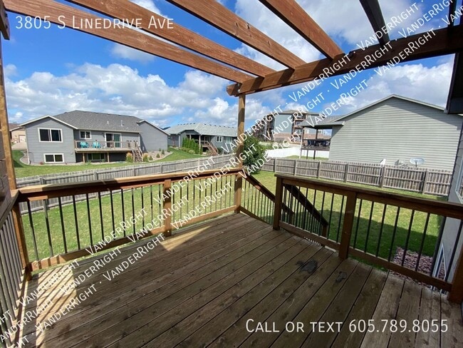 3805 S Linedrive Ave