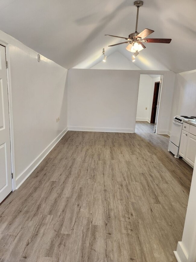 Photo - 586 Old York Rd Unit C