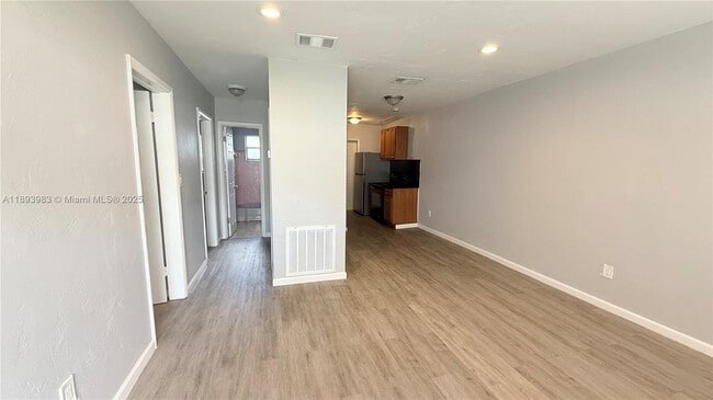Photo - 337 NE 57th St Unit 2