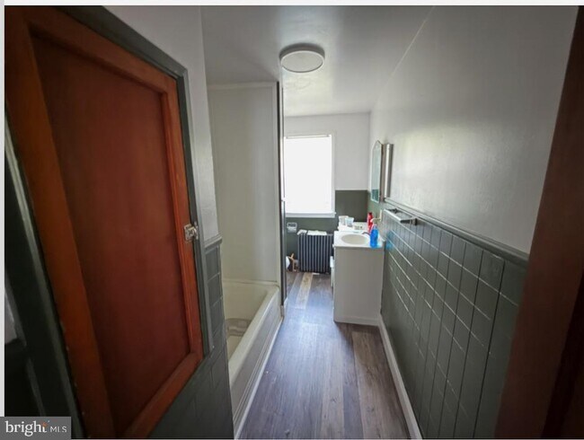 Photo - 107 E Main St