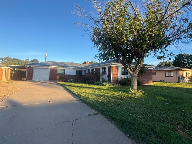 Building Photo - 20 Wildy Dr