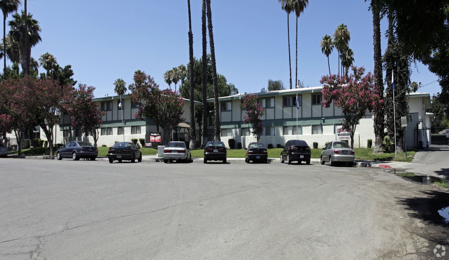 Park Villa Apartments - Park Villa Apartments