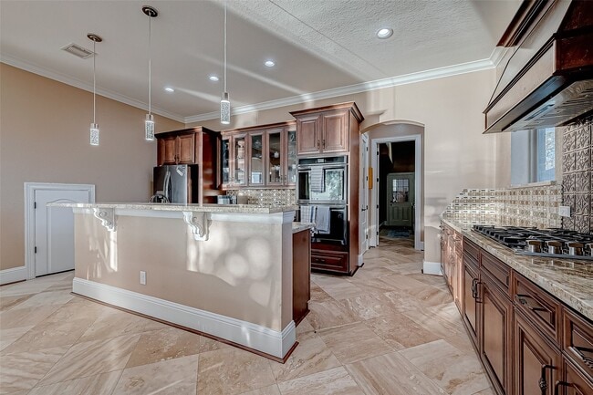 Photo - 2011 Crescent Dr