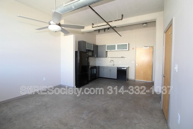 Building Photo - 8125 Michigan Ave Unit 404 Rental