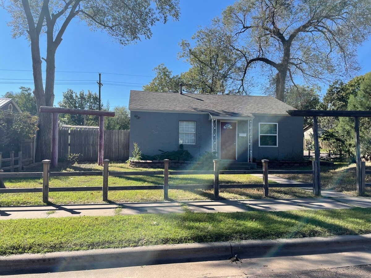 Pre-Leasing 2 bed 1 bath - Pre-Leasing 2 bed 1 bath House