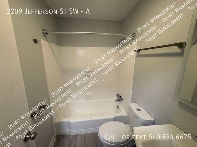 Photo - 2209 Jefferson St SW Unit A