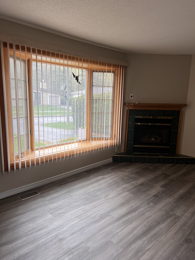 Photo - 17 Canfield Rd
