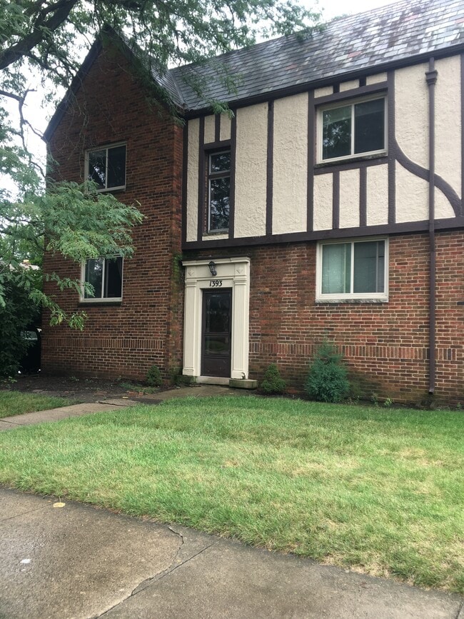 Building Photo - 1393 W 3rd Ave Unit D