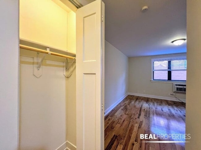 Building Photo - 0 bedroom in CHICAGO IL 60614 Unit 406 Rental