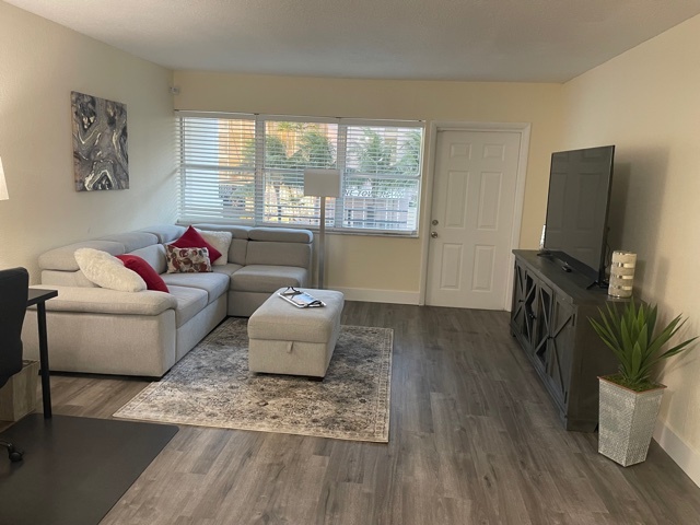 Building Photo - 401 Golden Isles Dr Unit 203 Rental
