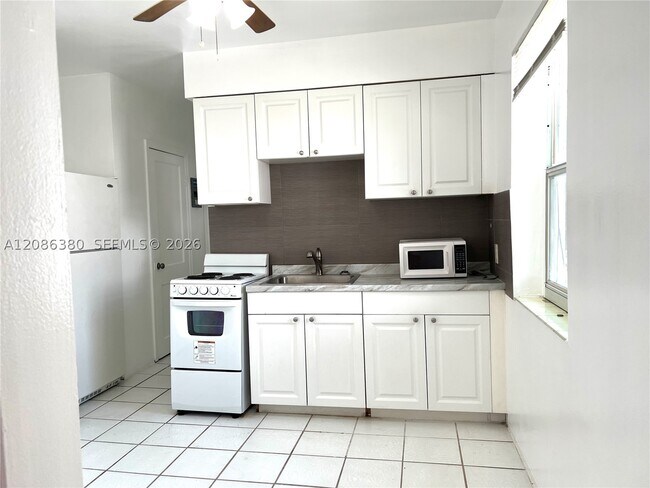 1931 Jefferson St Unit E