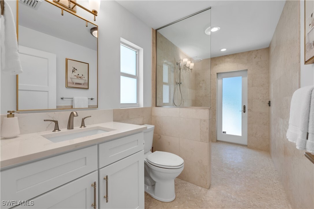 Photo - 718 Old Trail Dr
