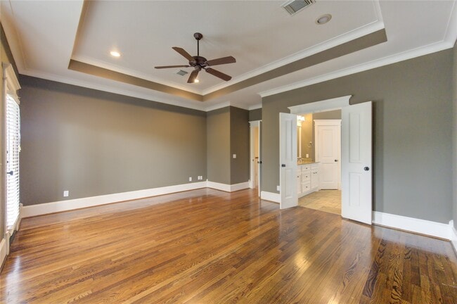Photo - 635 W 16th St