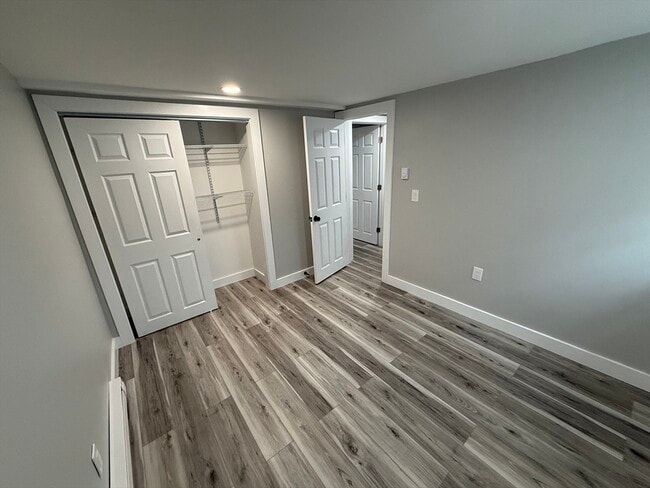 Building Photo - 14 Hunnewell Rd Unit 1B Rental