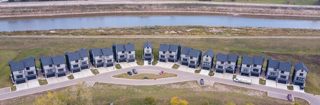 Photo - Sibley Parkway Crossing