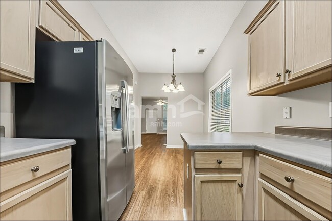 Photo - 7072 Parkbrook Ln