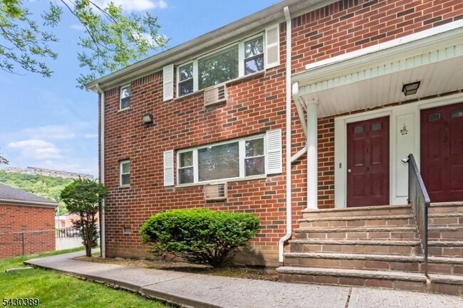 Building Photo - 2467 NJ-10 Unit 1B