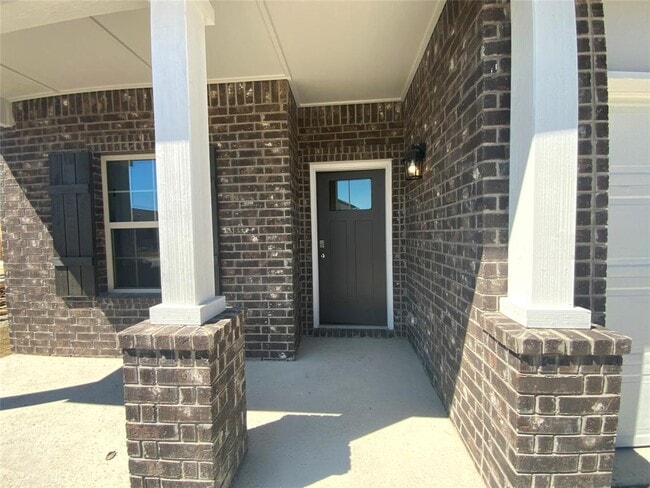 Photo - 716 Red Barn Bnd