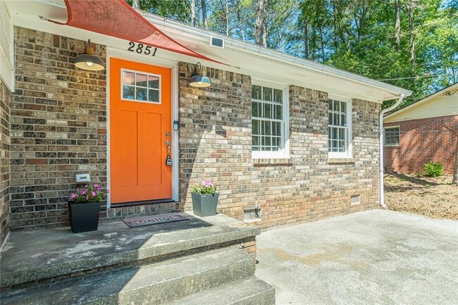 Photo - 2851 Lloyd Rd