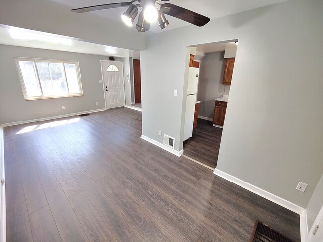 Photo - *Recently Updated 2BD/1BA Duplex Available in Carrick*