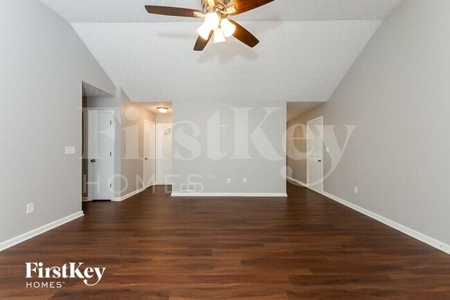 Photo - 470 Willow Ln