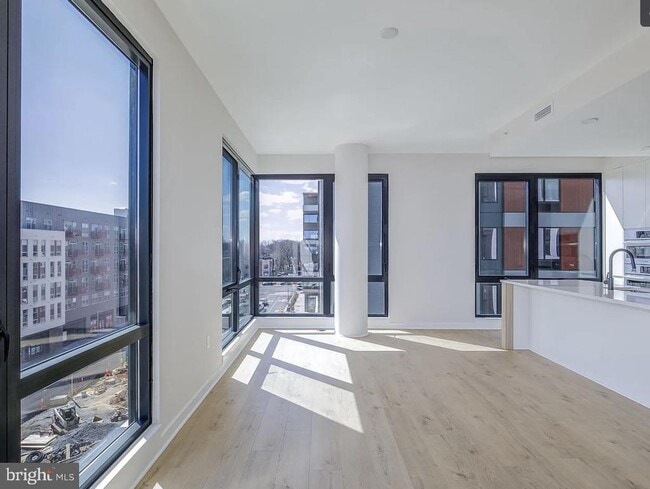 Building Photo - 255 W Falls Station Blvd Unit 701 Rental