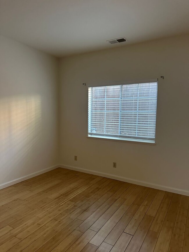 Photo - 3501 Richmond Blvd Unidad #C