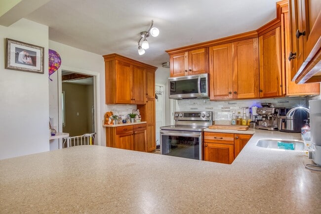 Photo - 770 Dalton Rd