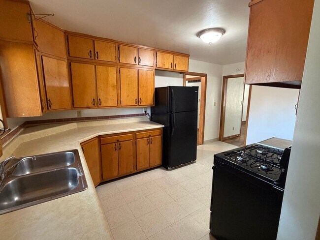 Photo - 1322 Alms Dr