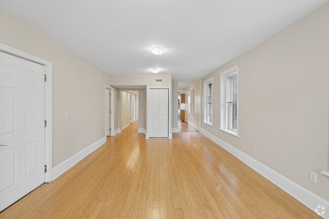 3BR, 1BA - 1,086SF - Unit 4 - Living Room