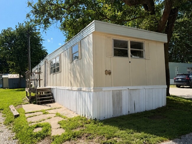 Building Photo - 4916 Brown Station Rd